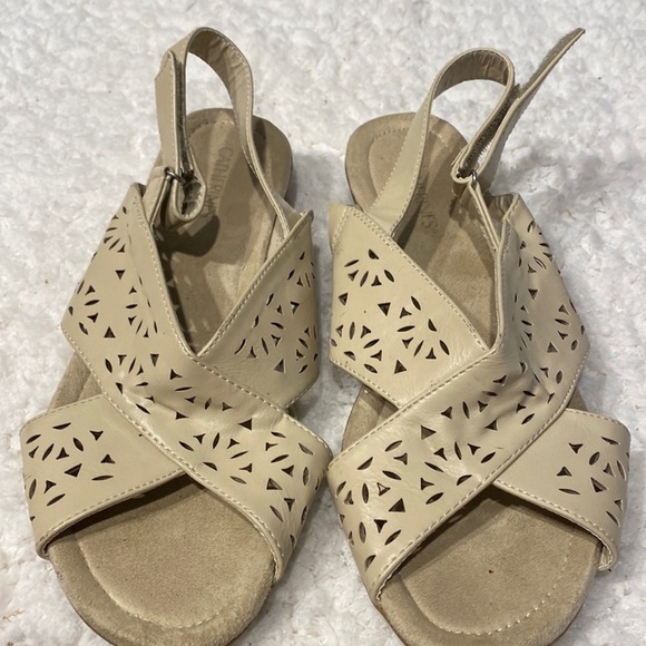 womens Catherine’s solid beige hook and loop sandals size 10W - Picture 1 of 6